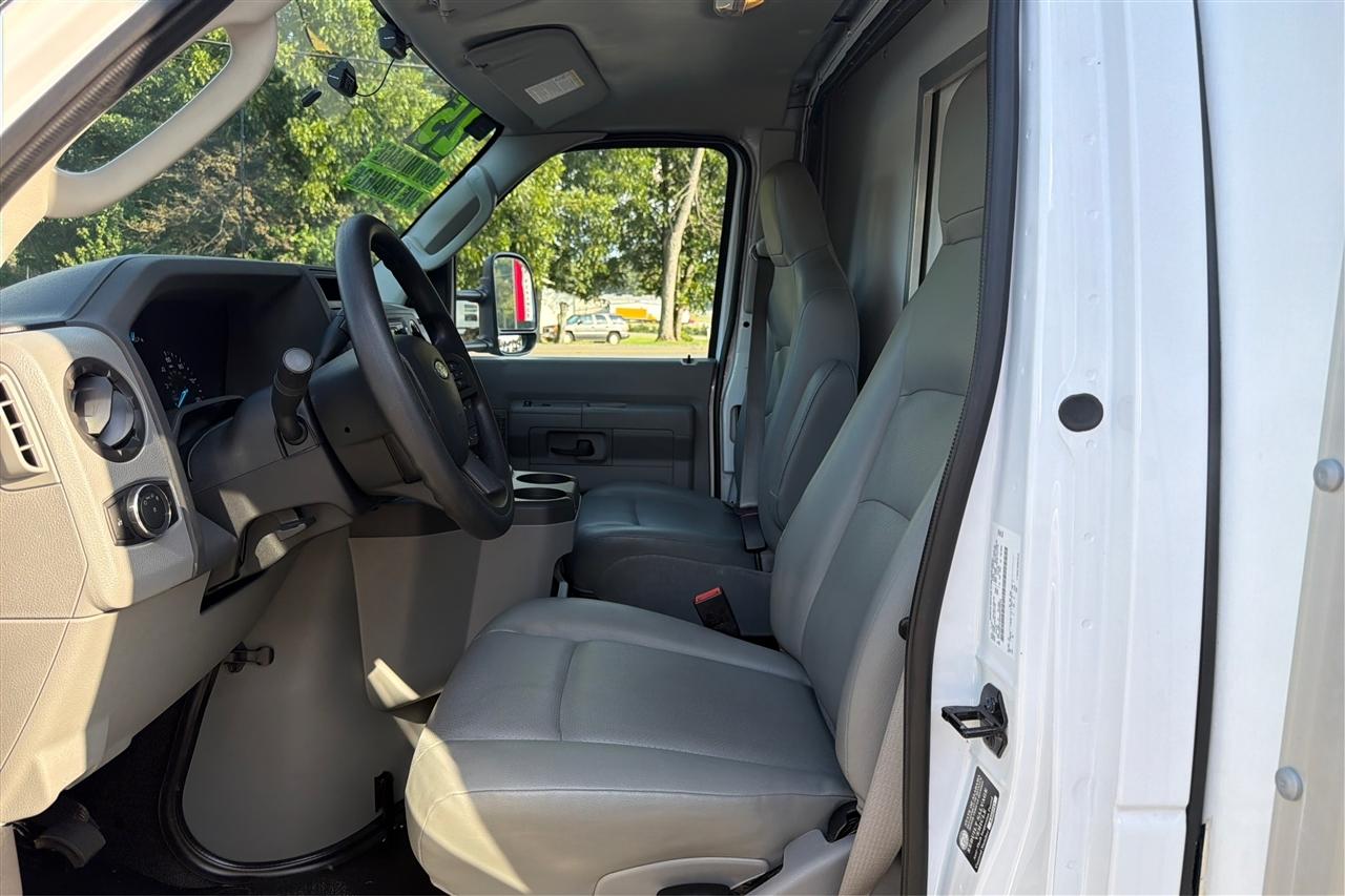 Ford Commercial Vans E350 Cutaway 138WB DRW 2025