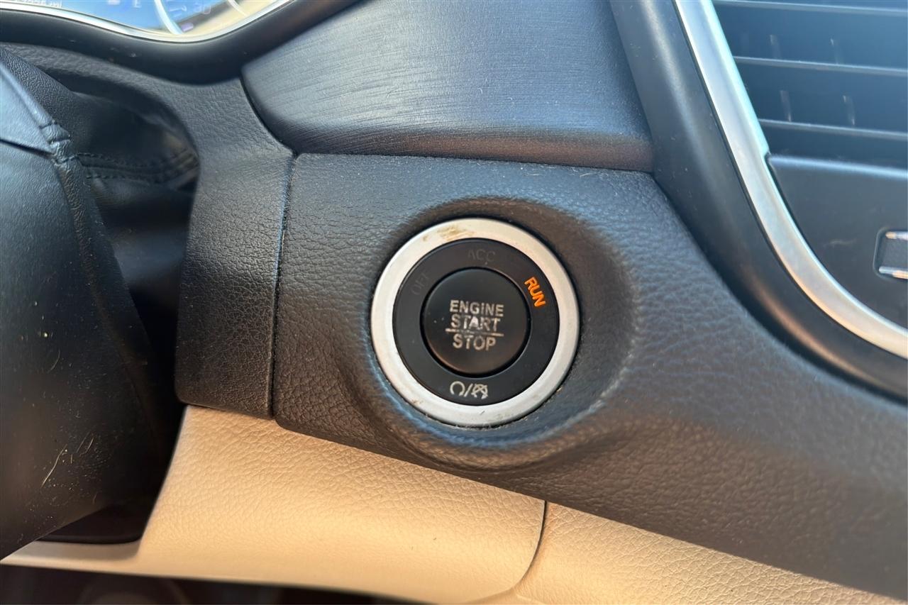 Chrysler 200 Limited 4D Sedan 2017