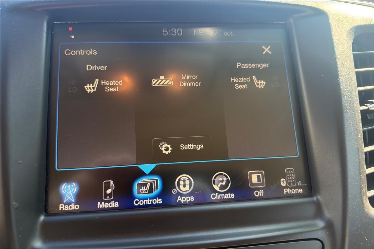 Chrysler 200 Limited 4D Sedan 2017