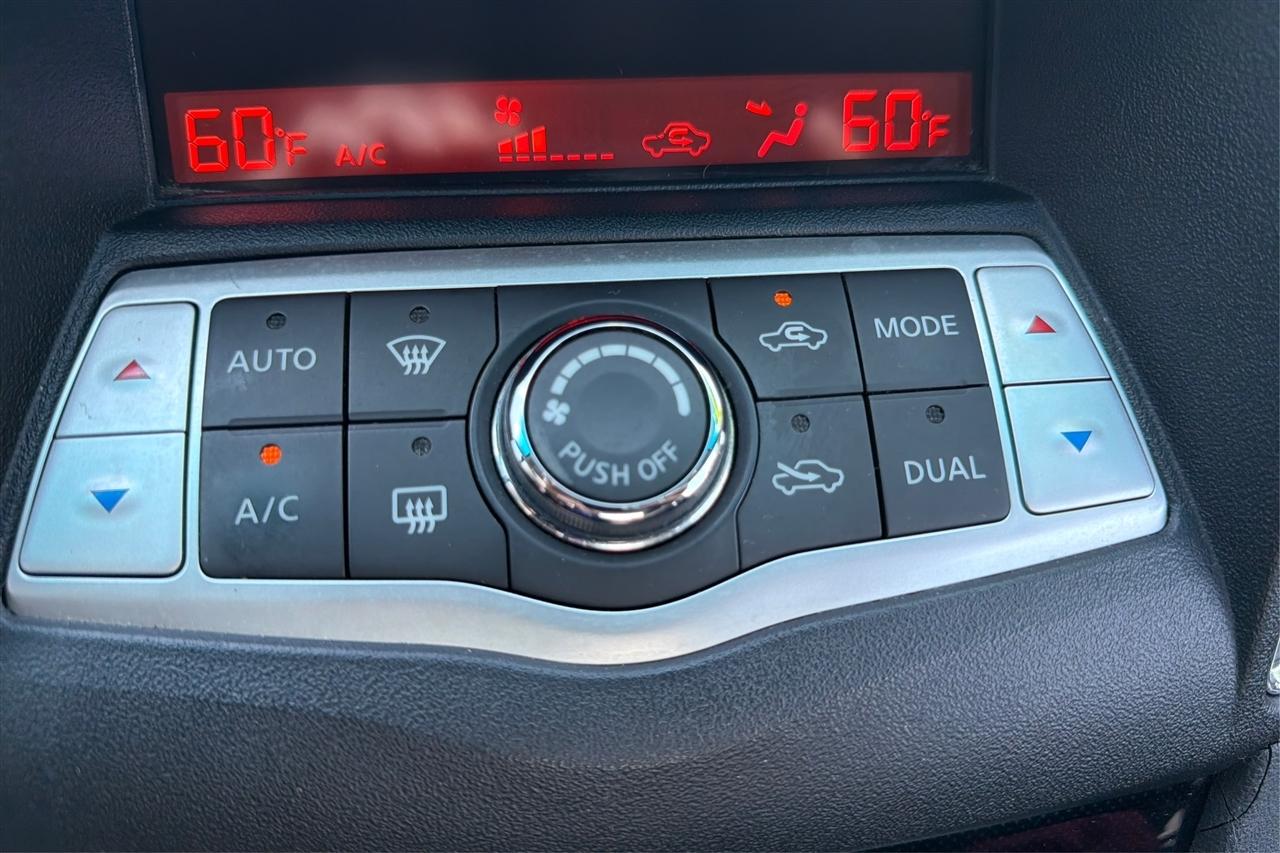 Nissan Maxima S 4D Sedan 2011