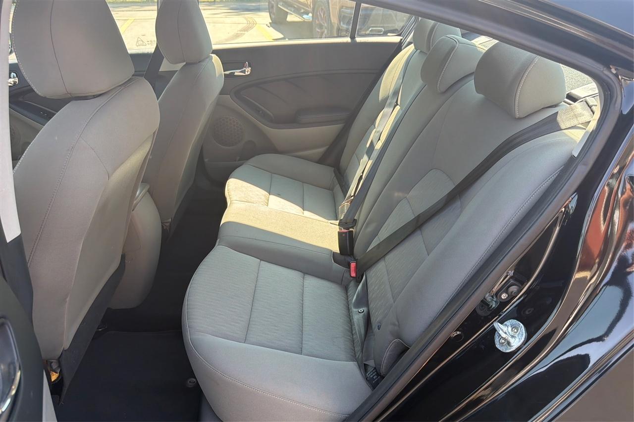 Kia Forte LX 4D Sedan 2016