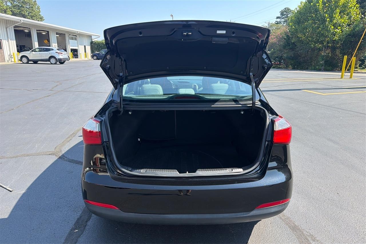 Kia Forte LX 4D Sedan 2016