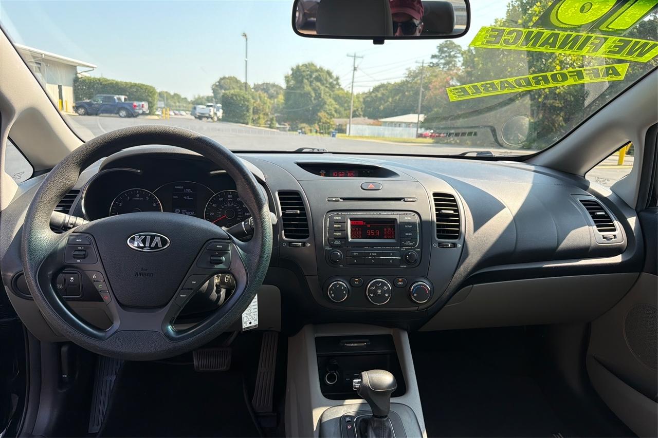 Kia Forte LX 4D Sedan 2016