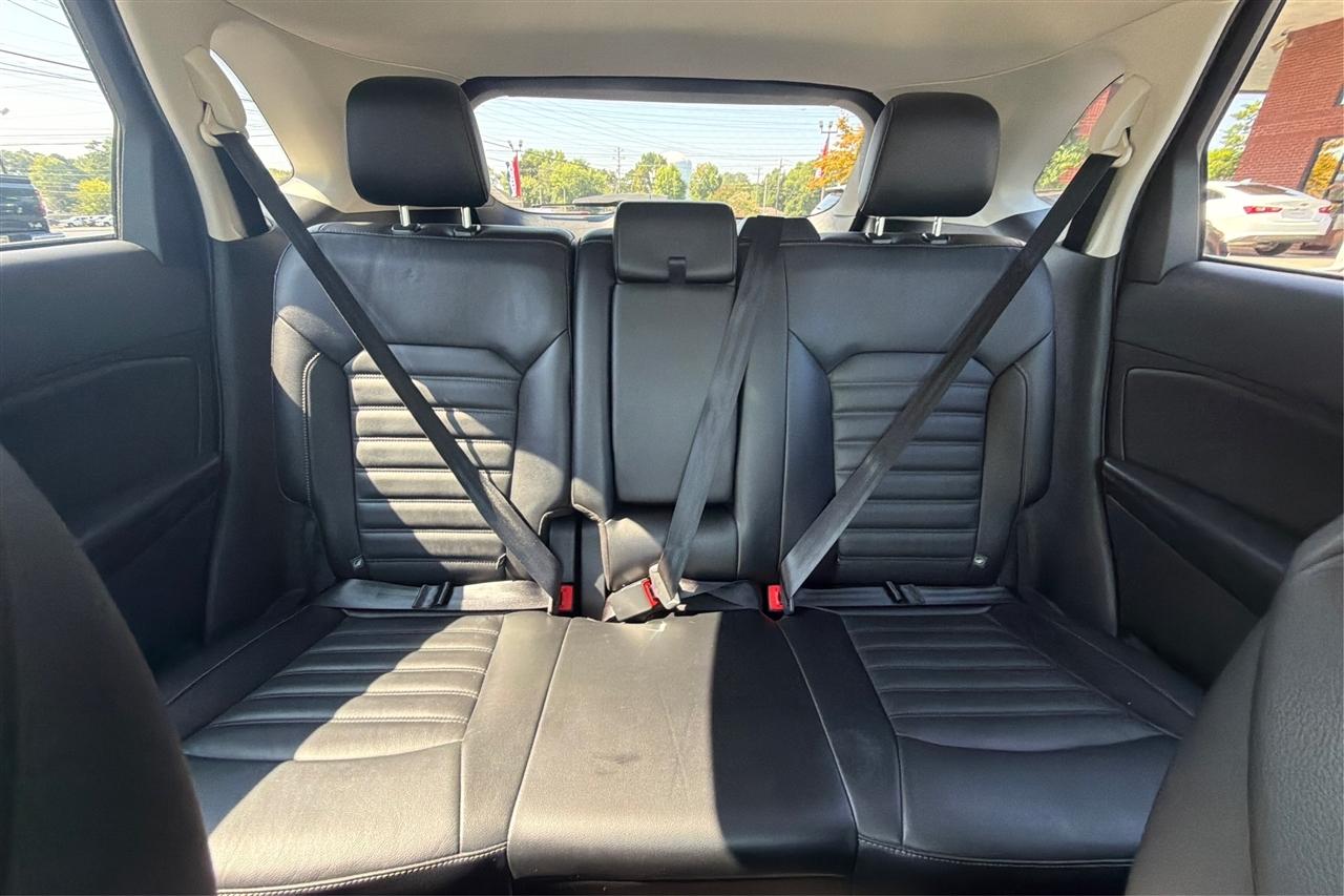 Ford Edge SEL 4D SUV FWD 2016