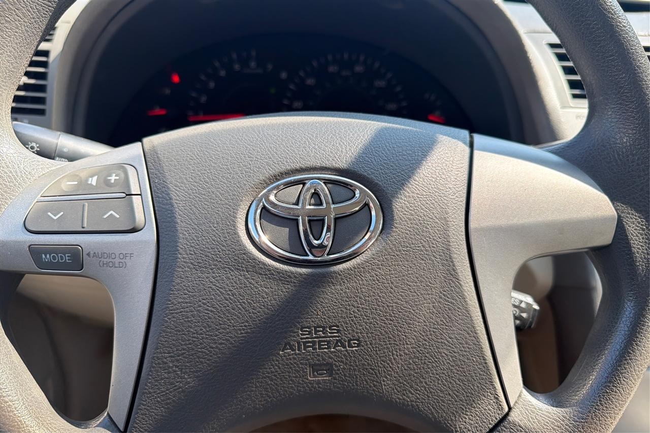 Toyota Camry Base 4D Sedan 2009