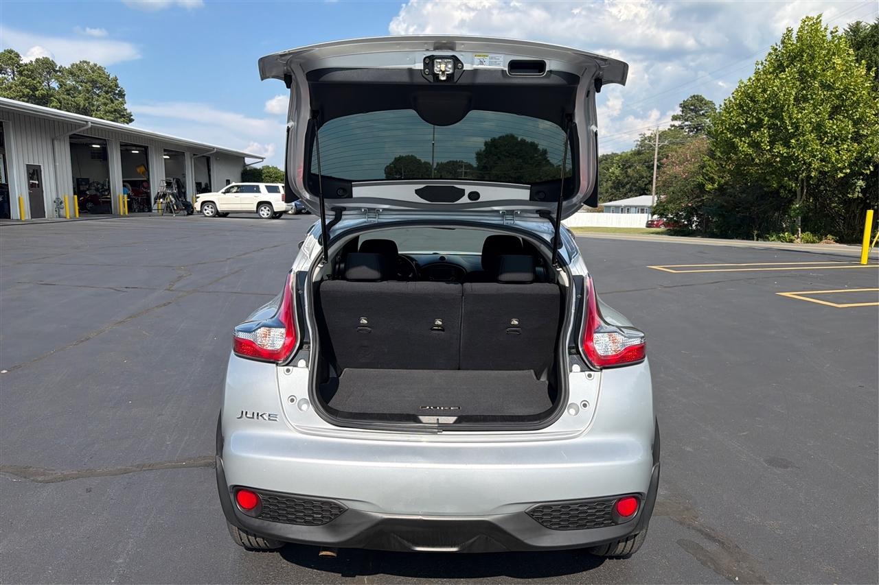 Nissan Juke S 4D Hatchback 2017