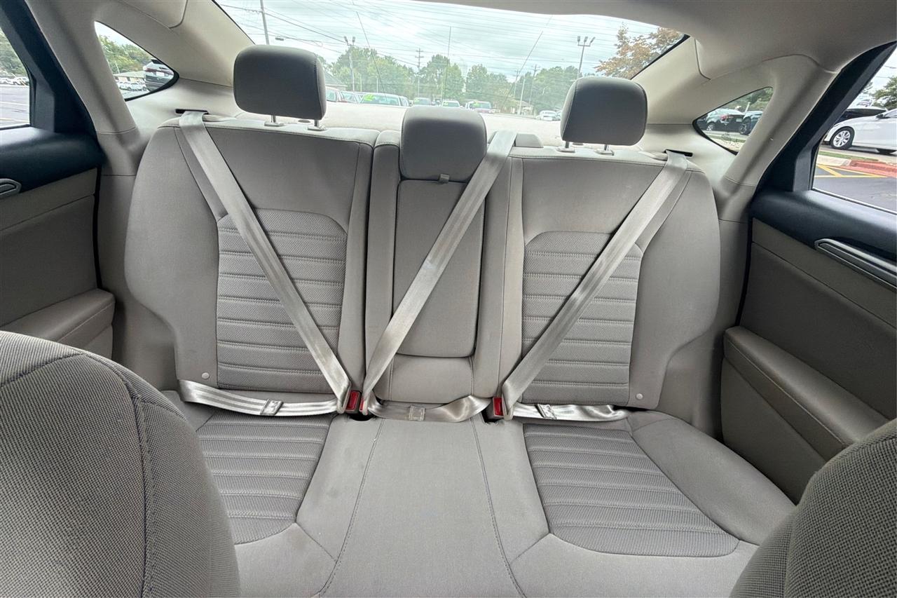 Ford Fusion SE 4D Sedan 2020