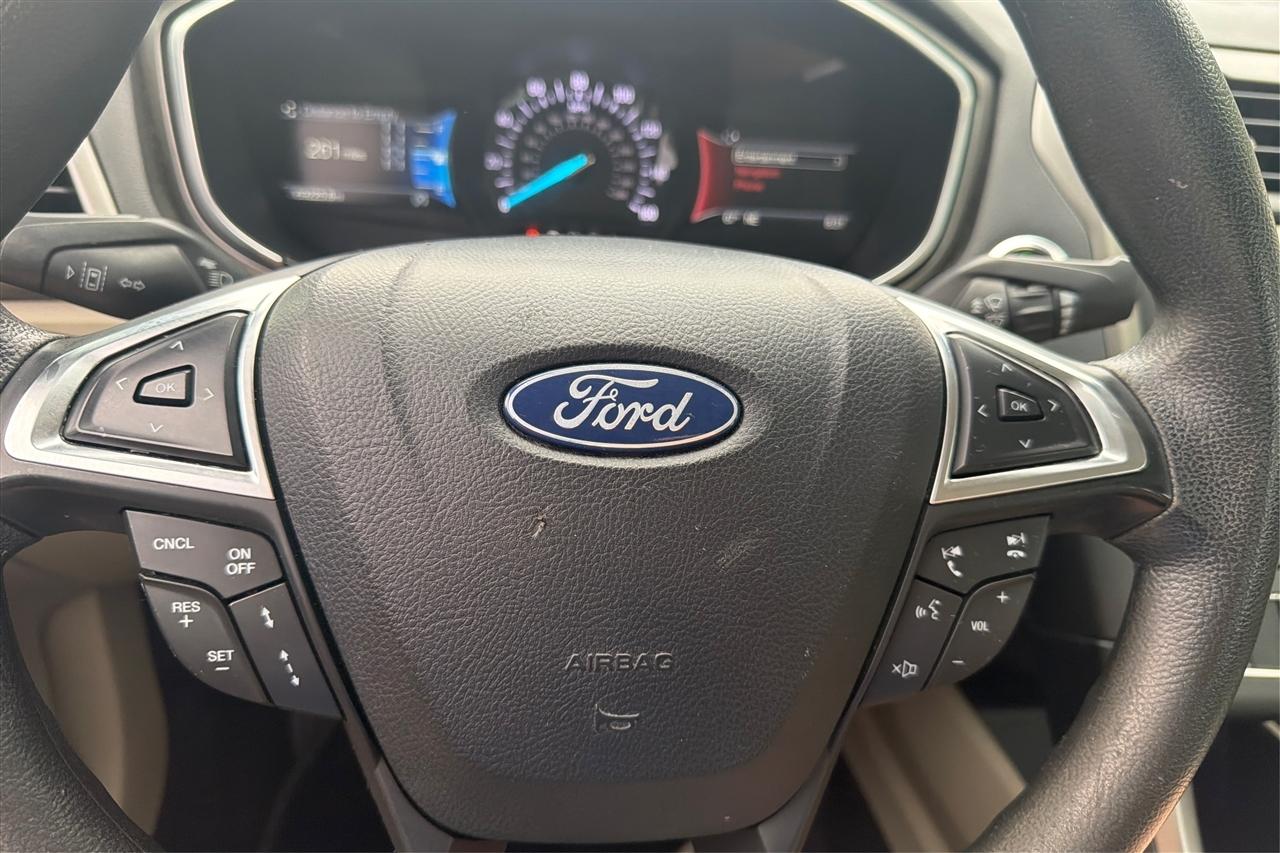Ford Fusion SE 4D Sedan 2020