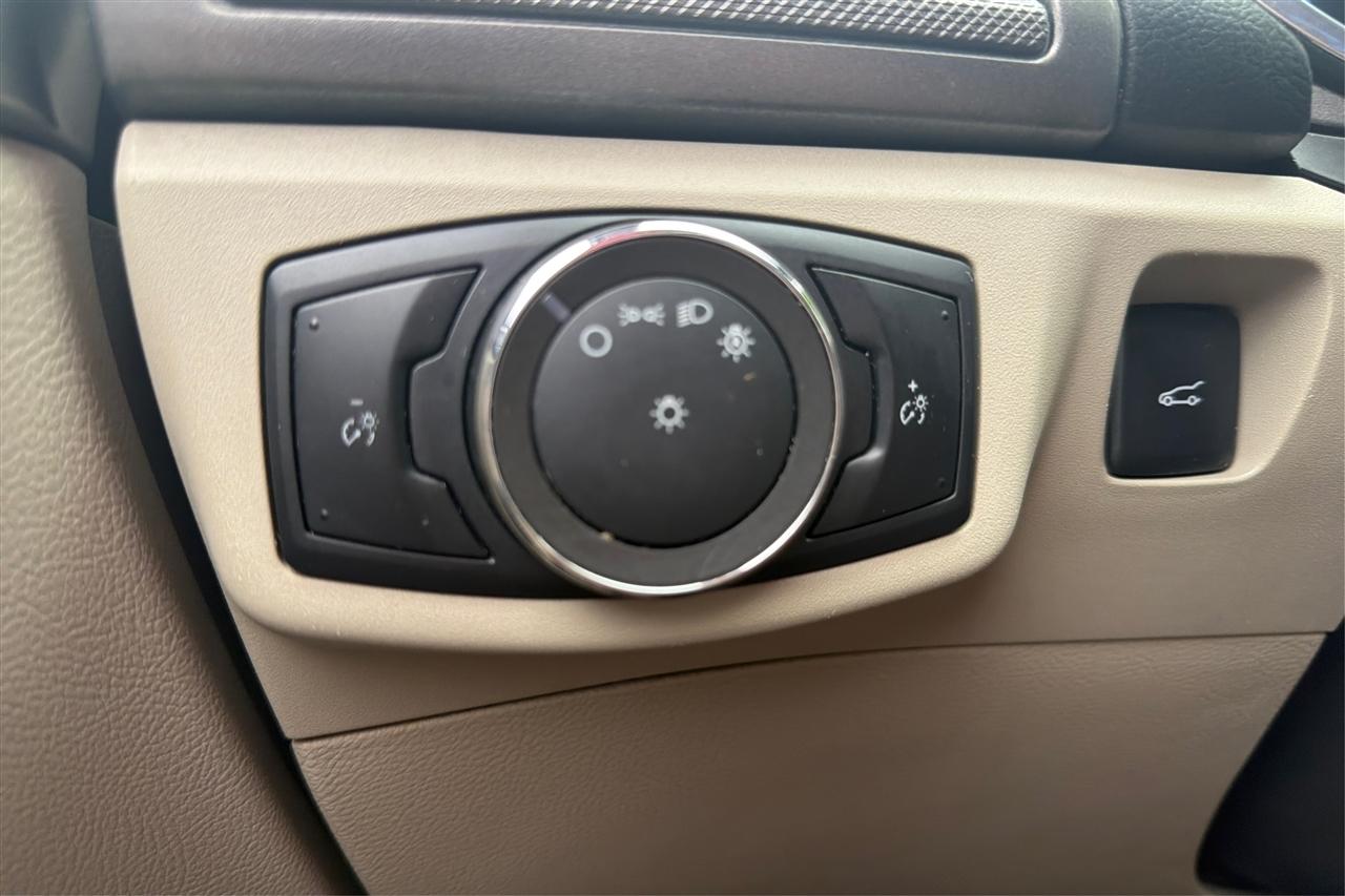 Ford Fusion SE 4D Sedan 2020