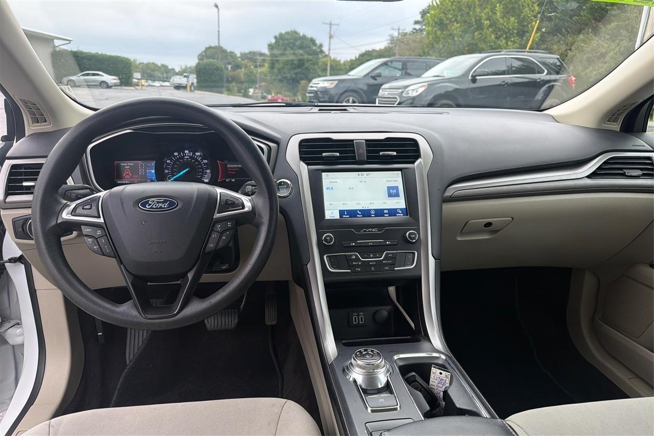 Ford Fusion SE 4D Sedan 2020