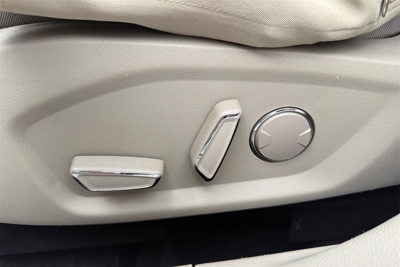 Ford Fusion SE 4D Sedan 2020