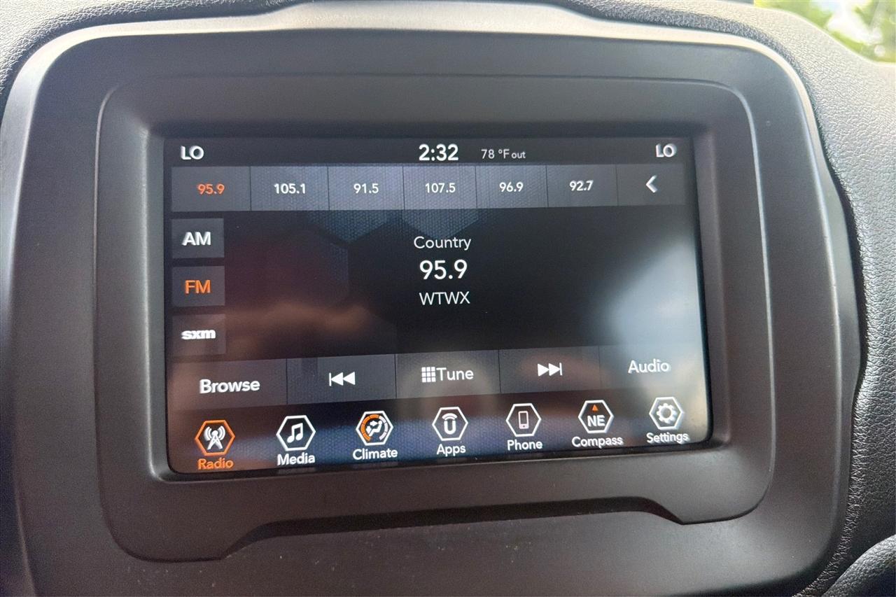 Jeep Renegade Latitude 4D SUV FWD 2020