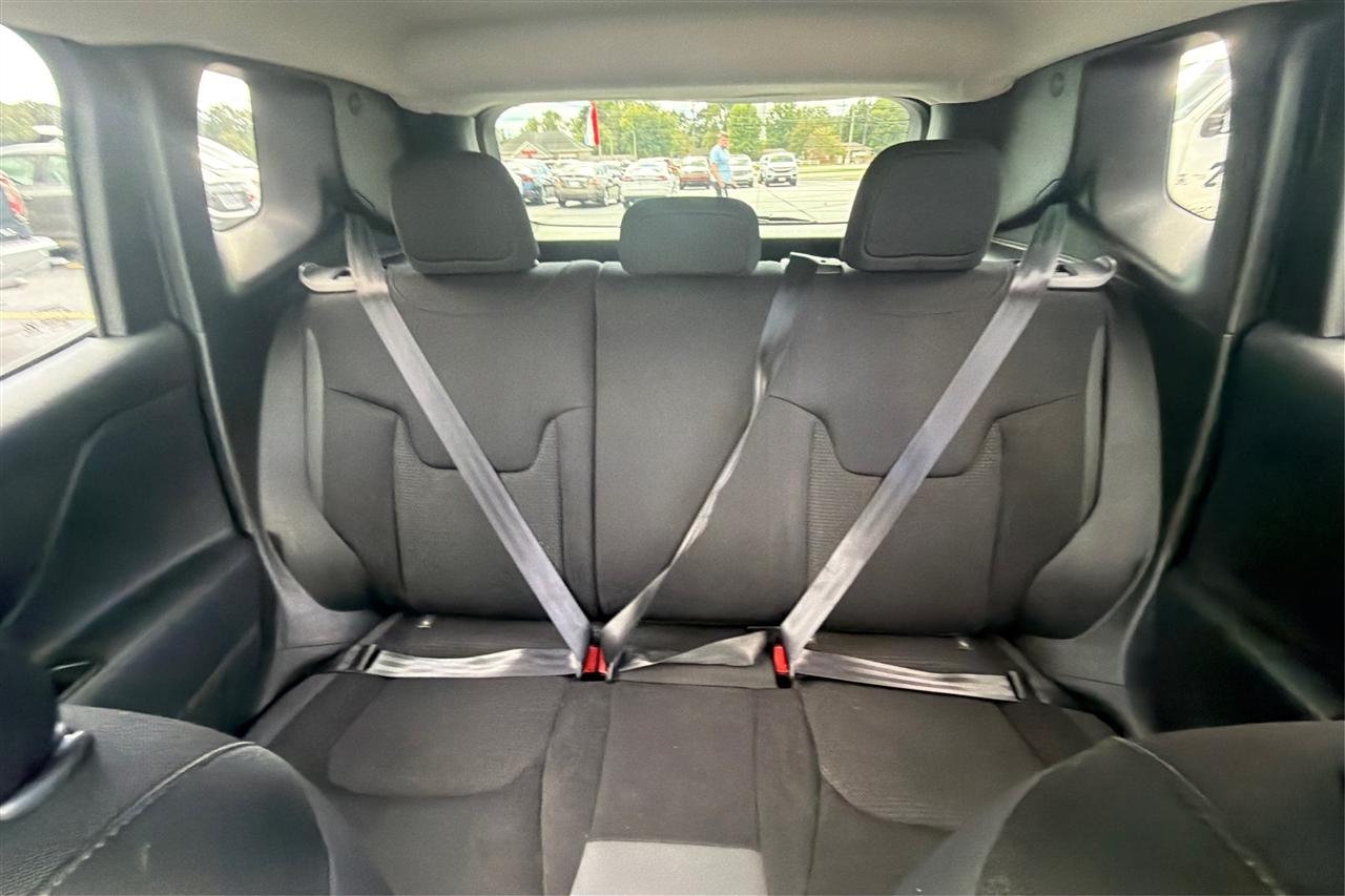 Jeep Renegade Latitude 4D SUV FWD 2020
