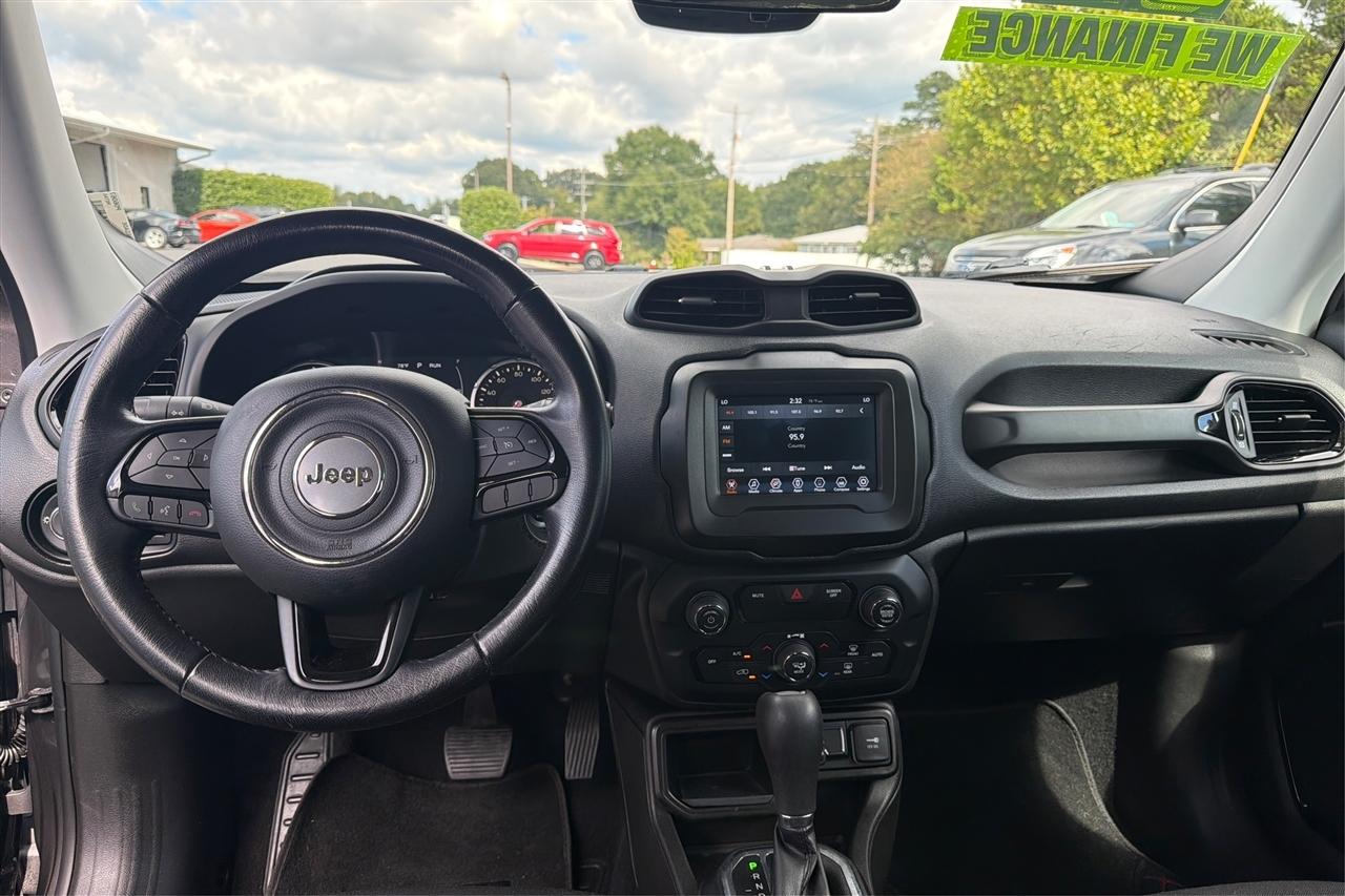 Jeep Renegade Latitude 4D SUV FWD 2020