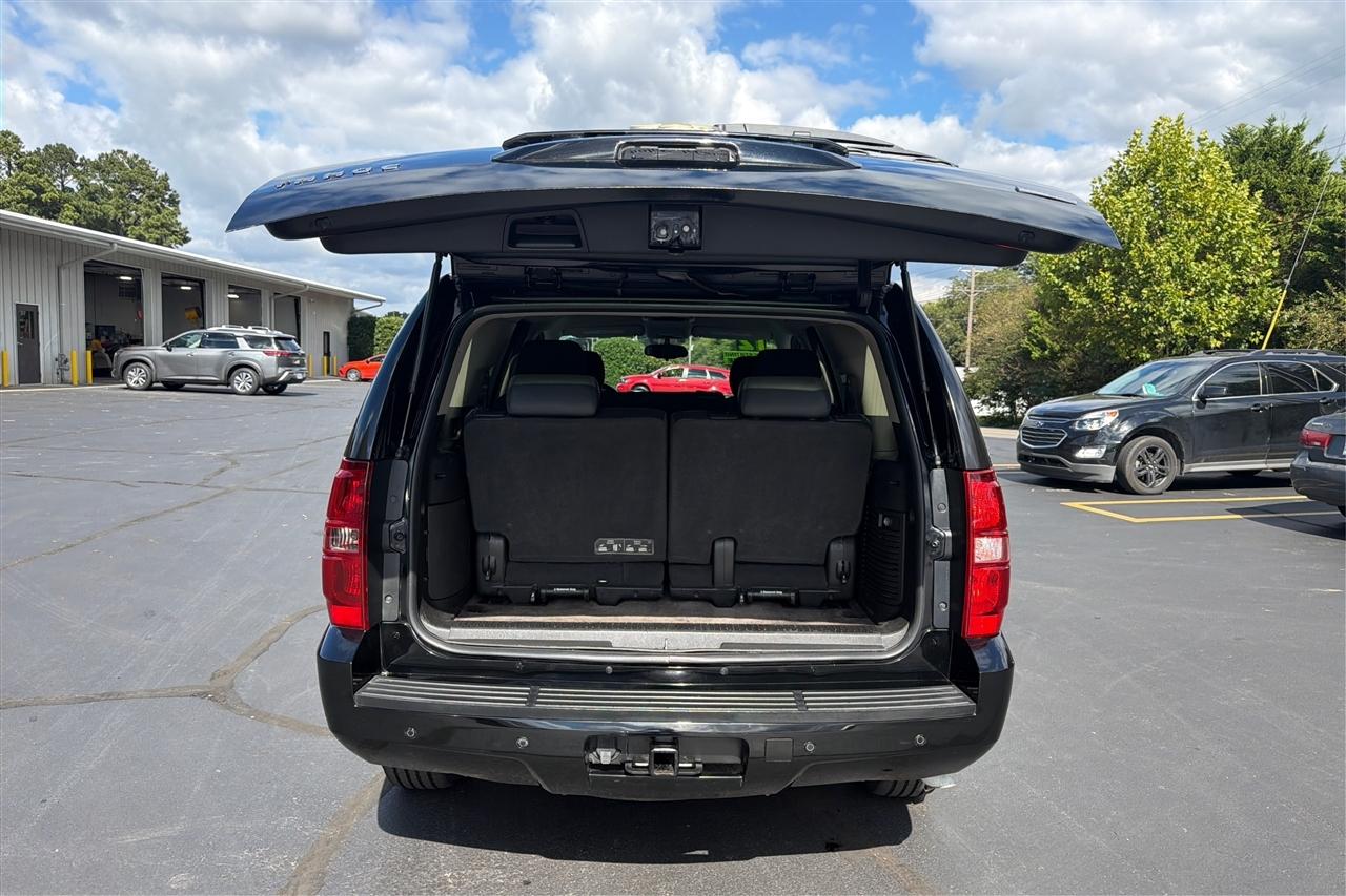 Chevrolet Tahoe LS 4D SUV RWD 2012