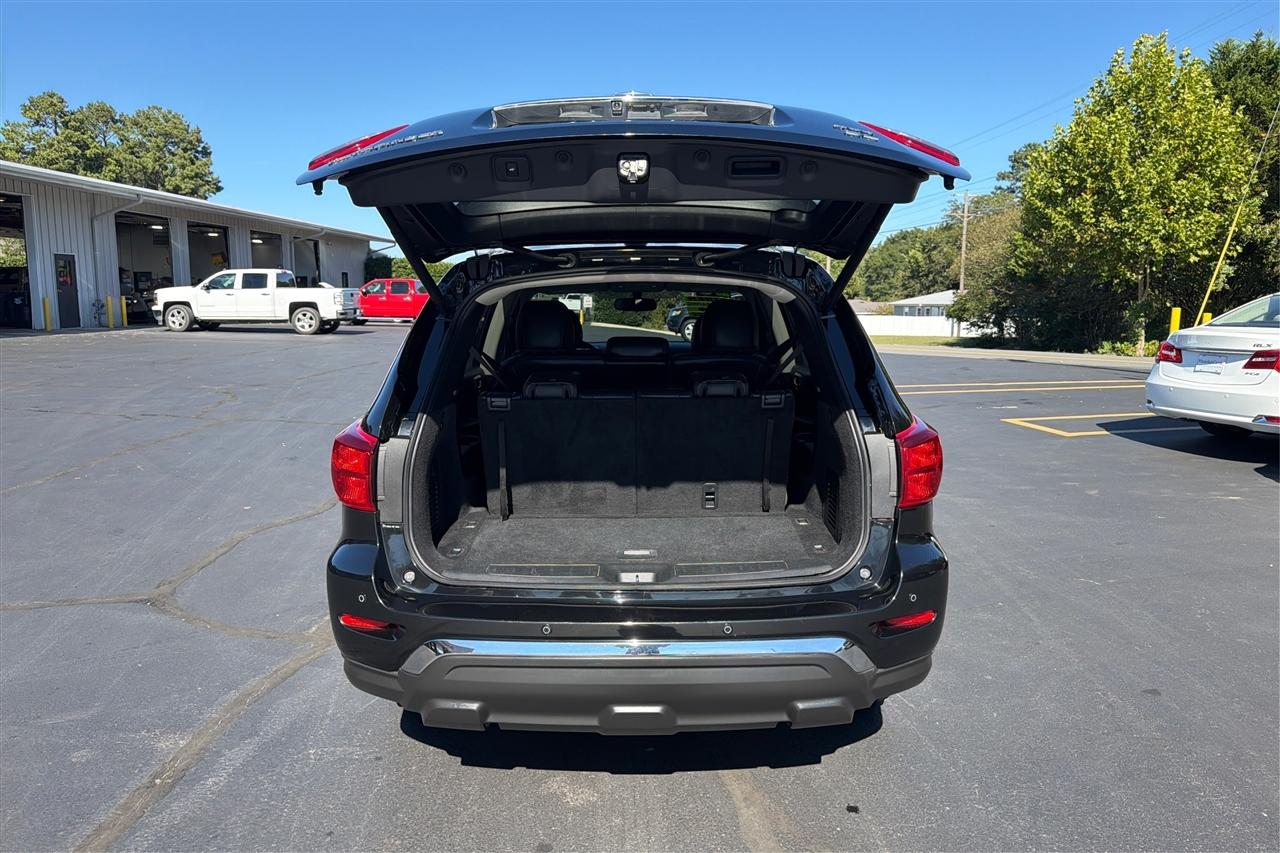 Nissan Pathfinder SL 4D SUV 4WD 2020