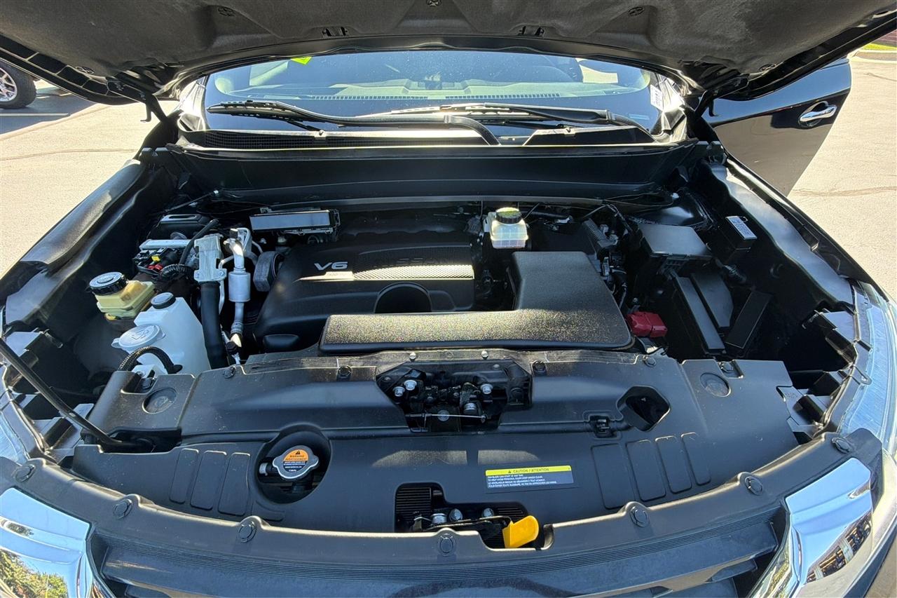 Nissan Pathfinder SL 4D SUV 4WD 2020