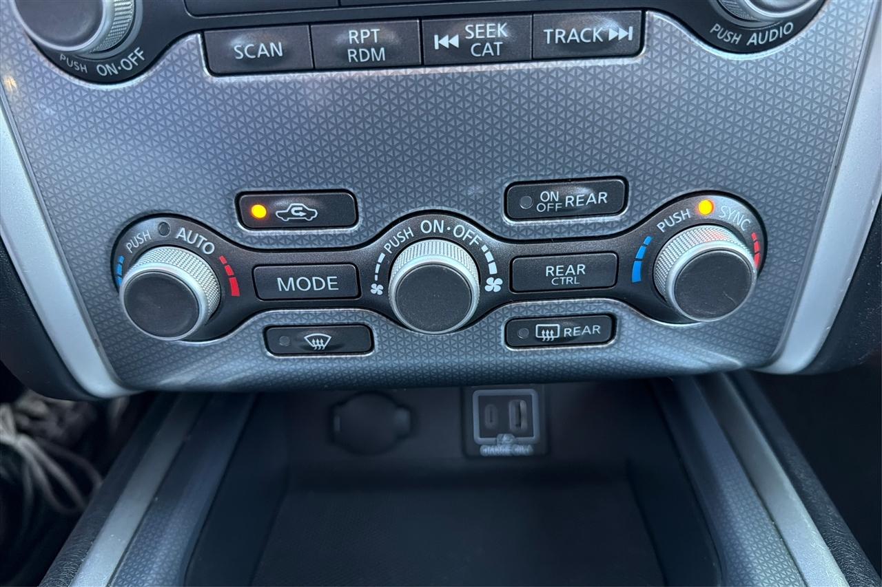 Nissan Pathfinder SL 4D SUV 4WD 2020
