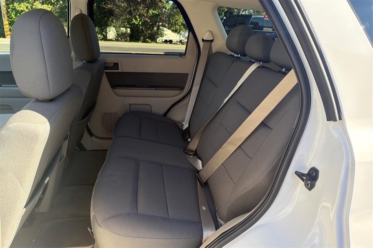 Ford Escape XLT 4D SUV FWD 2009