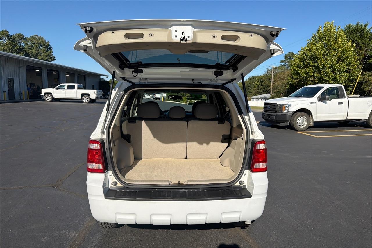 Ford Escape XLT 4D SUV FWD 2009