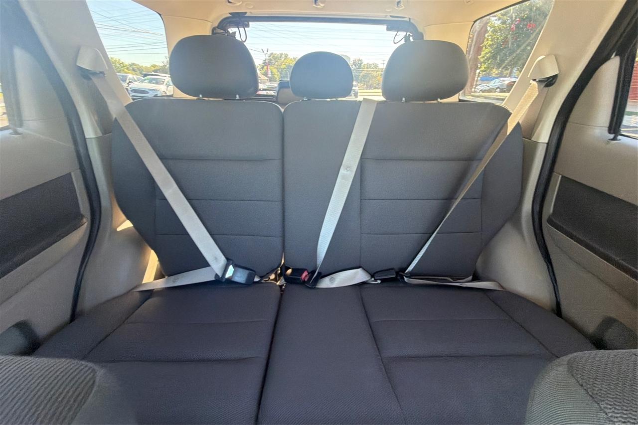 Ford Escape XLT 4D SUV FWD 2009
