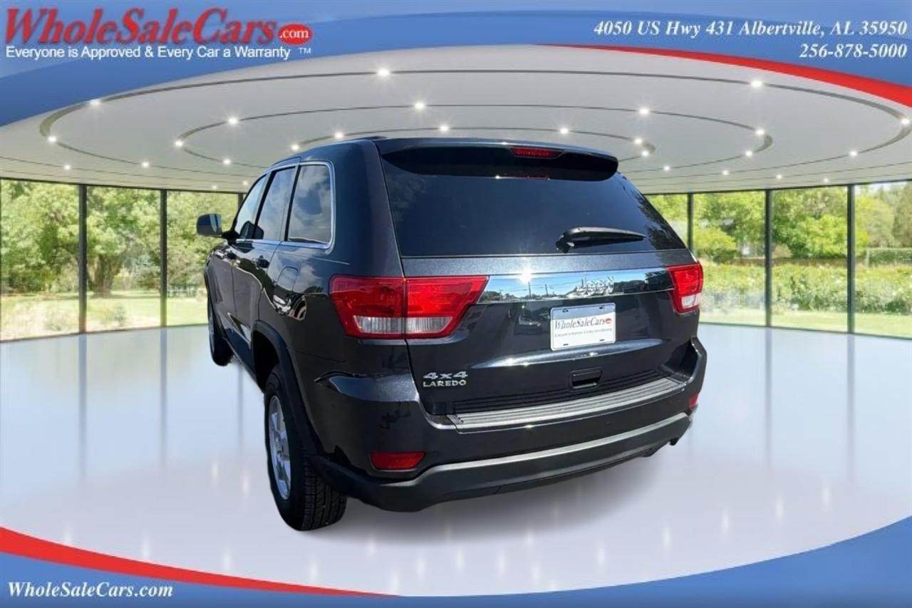 Jeep Grand Cherokee Laredo 4D SUV 4WD 2012