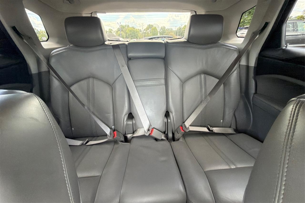 Cadillac SRX Premium 4D SUV FWD 2010