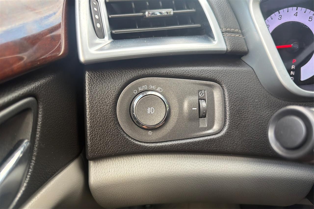 Cadillac SRX Premium 4D SUV FWD 2010