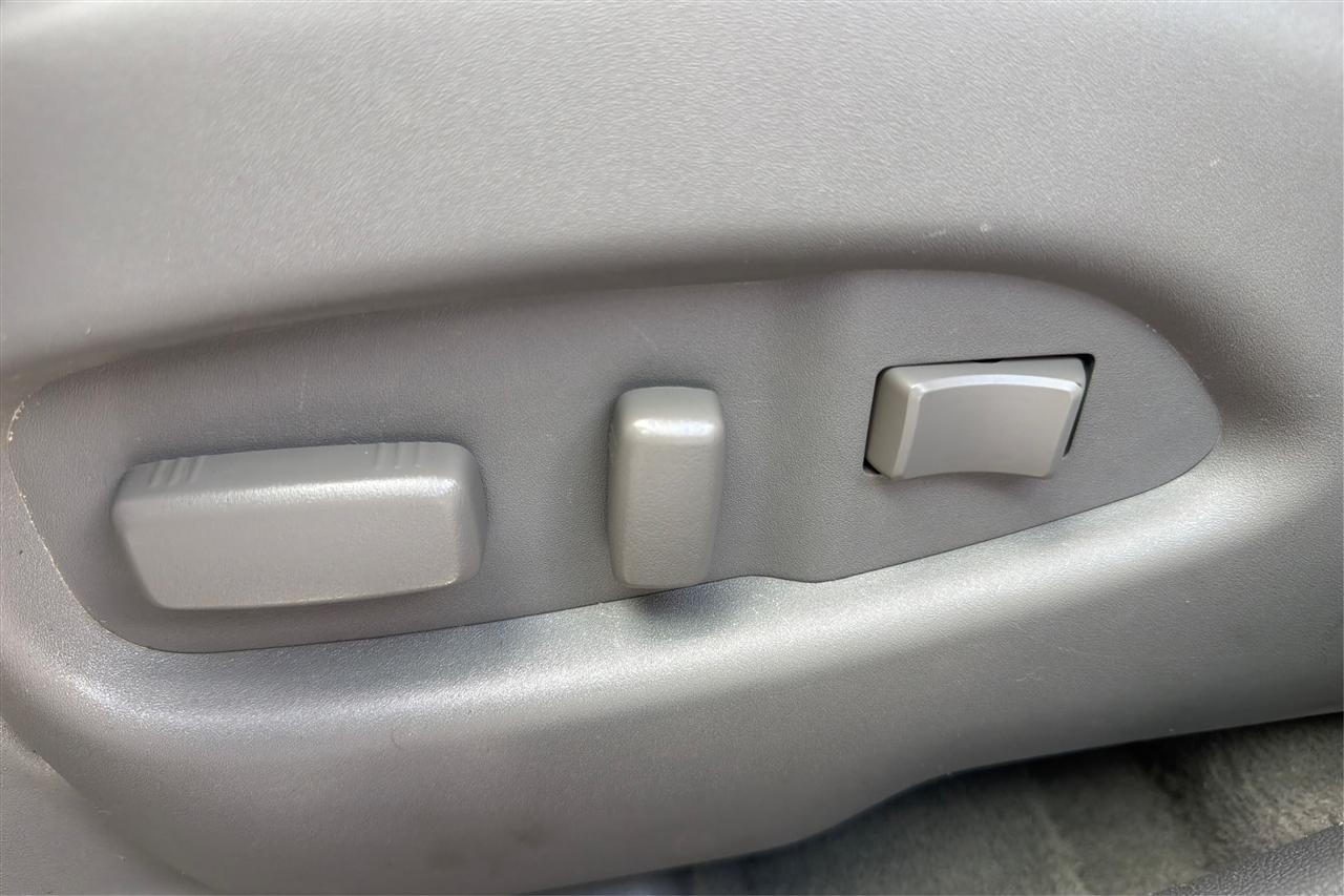 Cadillac SRX Premium 4D SUV FWD 2010