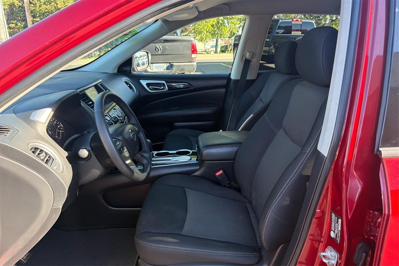 Nissan Pathfinder SV 4D SUV FWD 2019