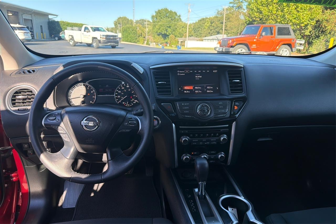 Nissan Pathfinder SV 4D SUV FWD 2019