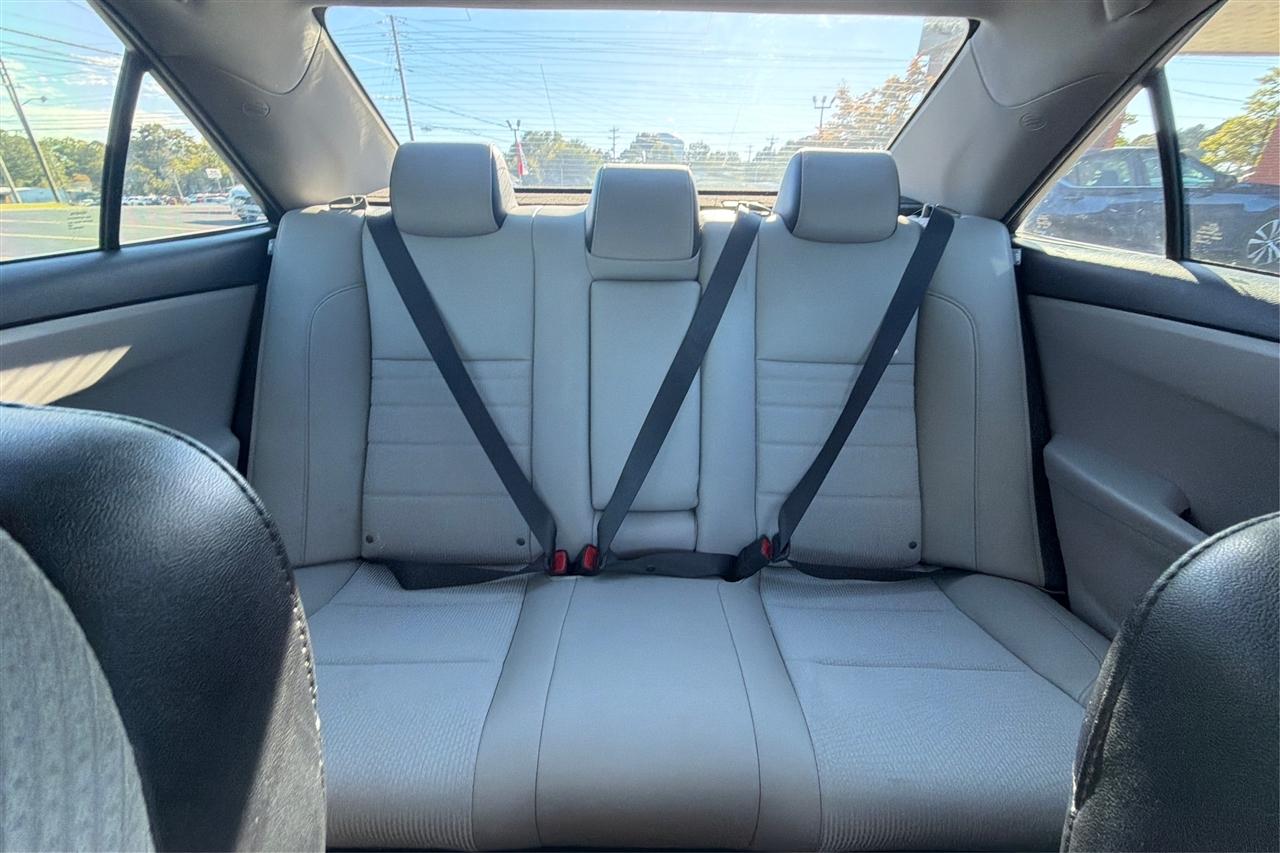 Toyota Camry XLE 4D Sedan 2017