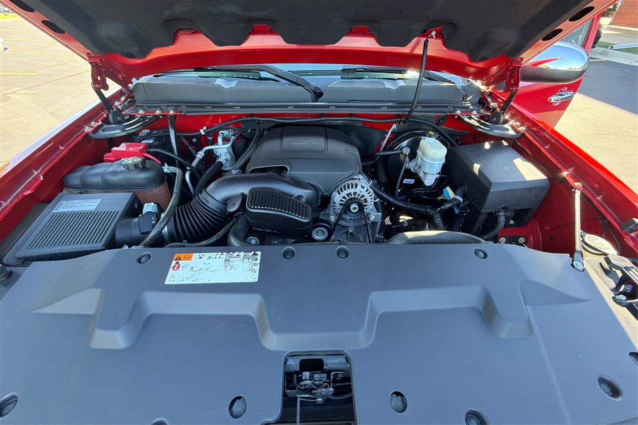 Chevrolet Silverado 1500 1LT Crew Cab 2WD 2011