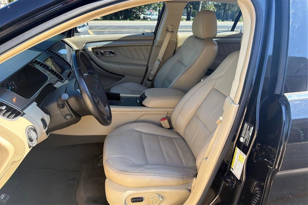 Ford Taurus SEL 4D Sedan 2017