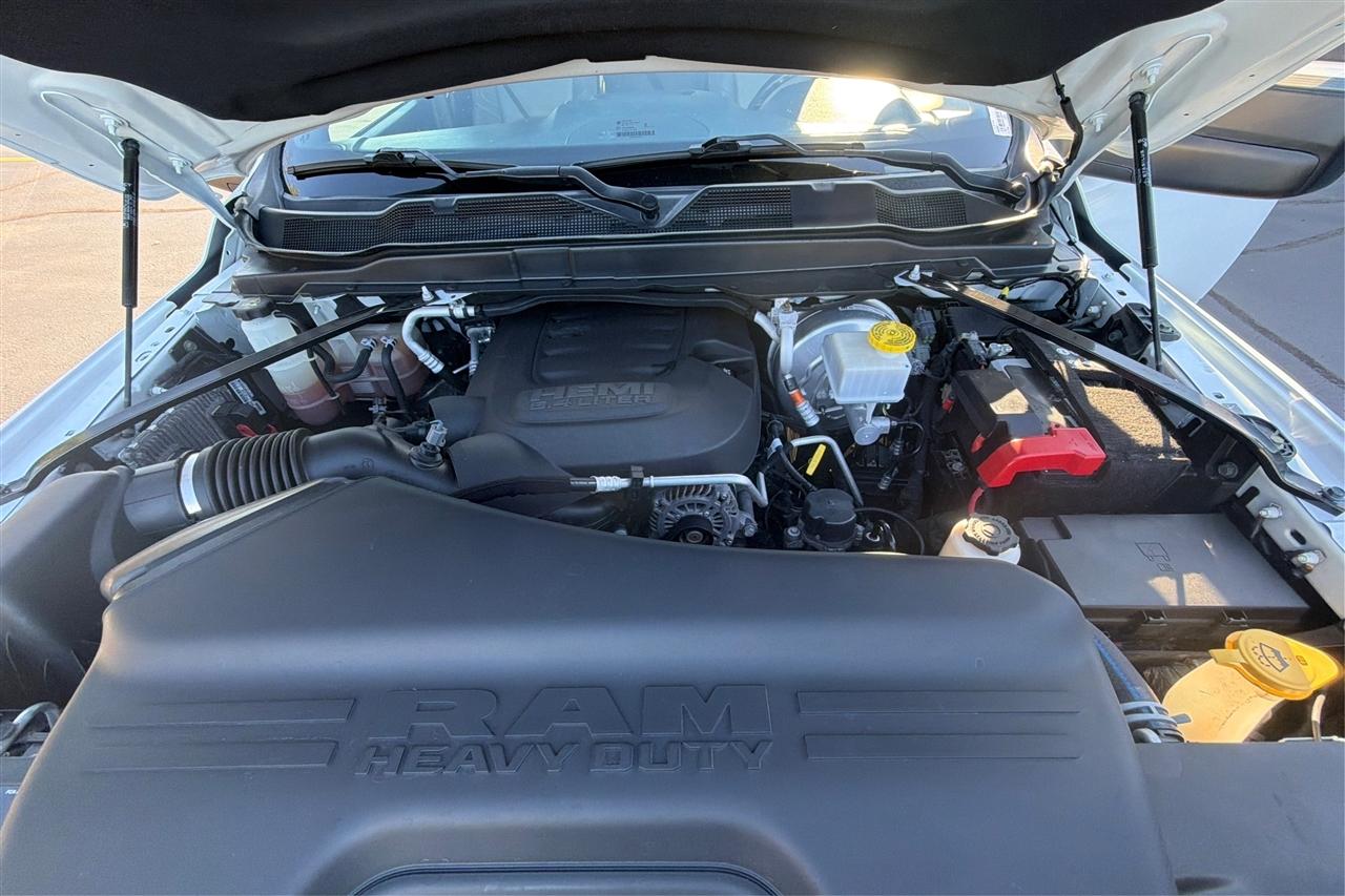 RAM 2500 Tradesman Crew Cab 2WD LWB 2024