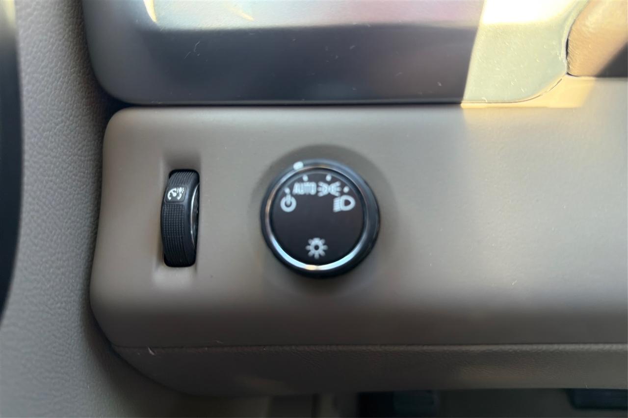 Chevrolet Tahoe LT 4D SUV RWD 2015