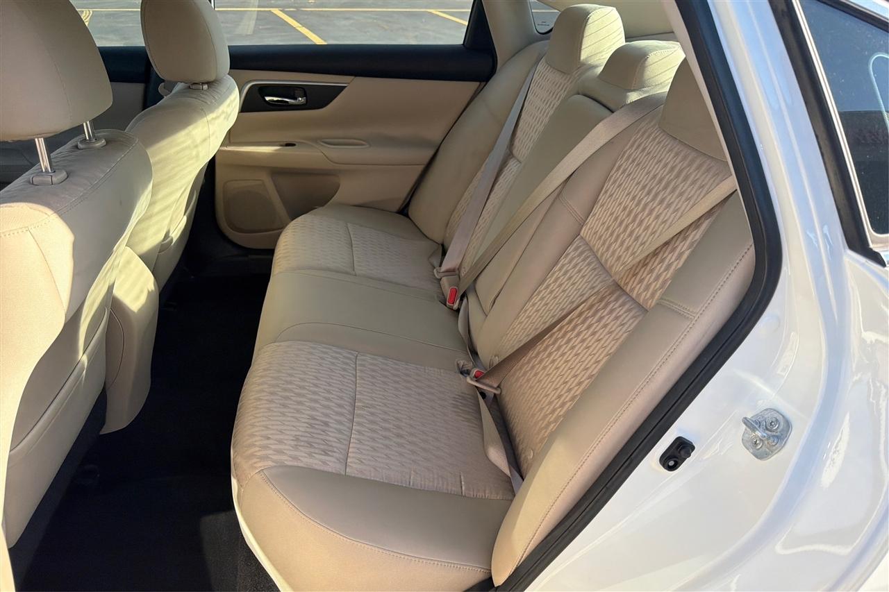 Nissan Altima S 4D Sedan 2.5 2016