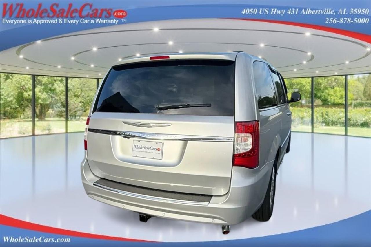 Chrysler Town & Country Touring L Wagon LWB 2012