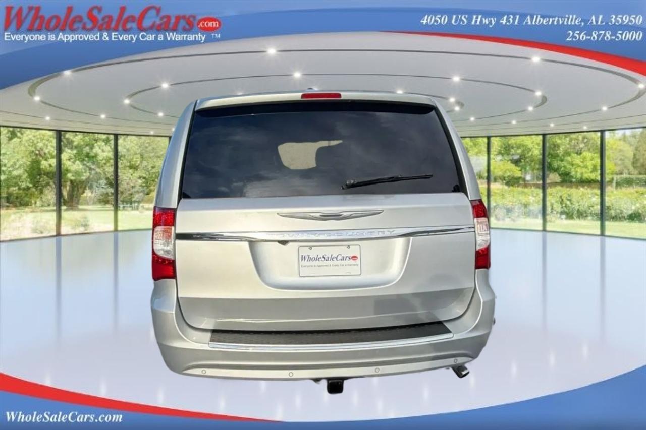 Chrysler Town & Country Touring L Wagon LWB 2012