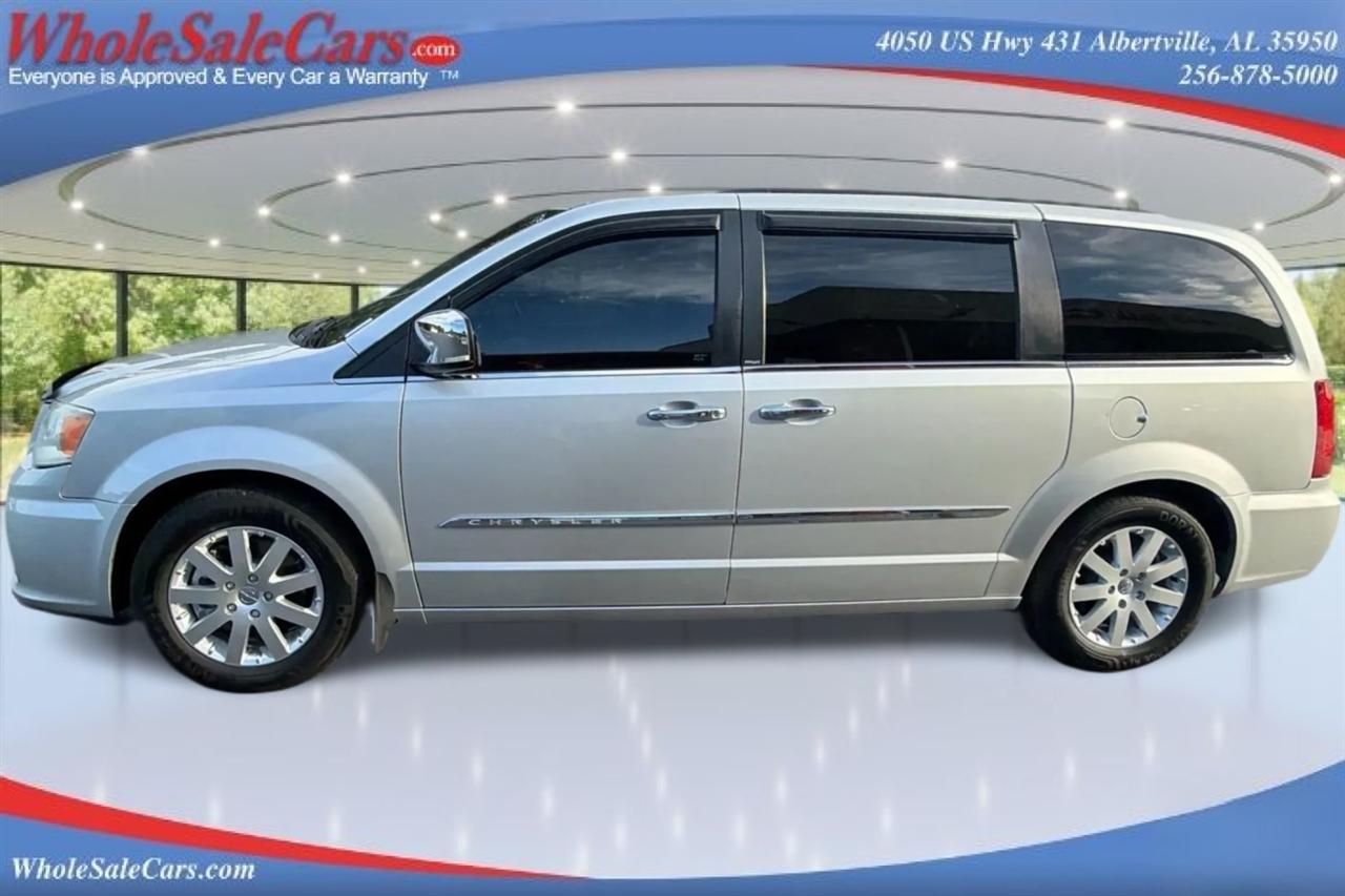 Chrysler Town & Country Touring L Wagon LWB 2012