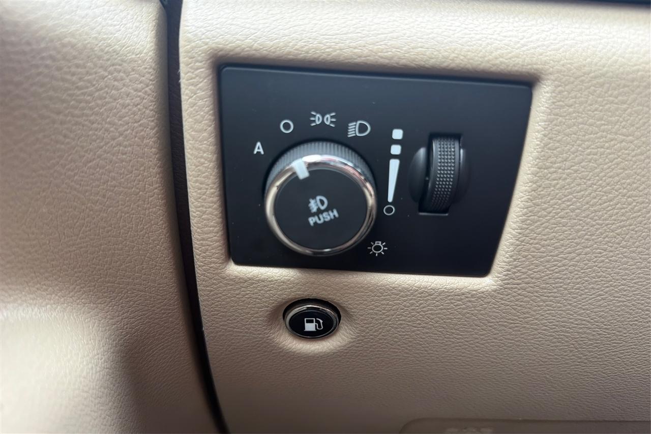 Jeep Grand Cherokee Limited 4D SUV RWD 2016