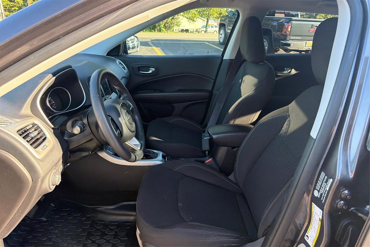 Jeep Compass Sport 4D SUV FWD 2020