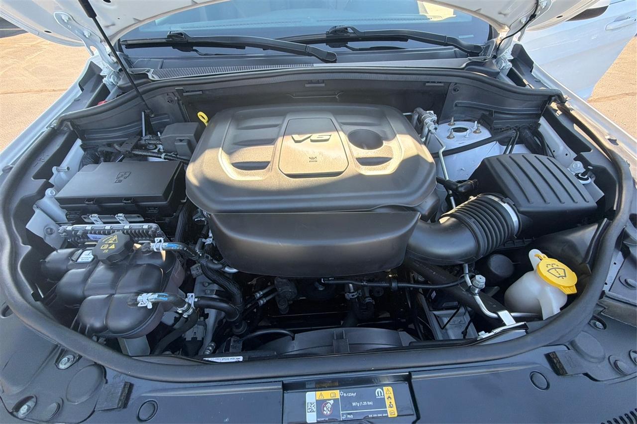 Jeep Grand Cherokee Laredo 4D SUV RWD 2021
