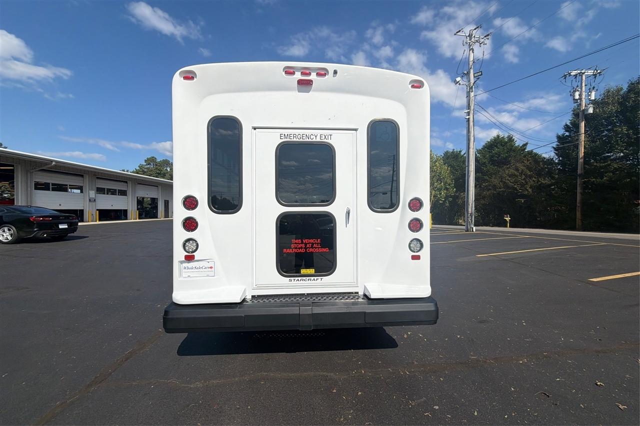 Ford Commercial Vans E450 Cutaway 158WB DRW 2023
