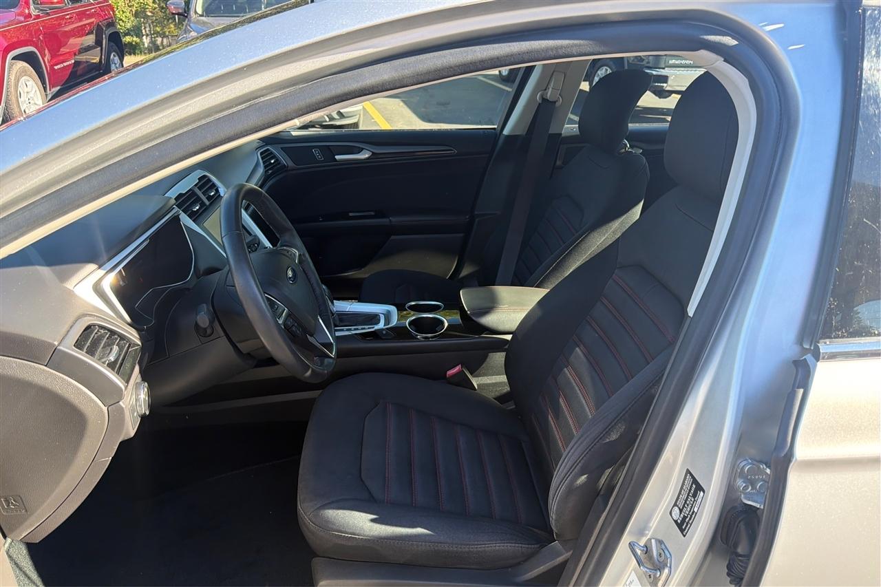 Ford Fusion SE 4D Sedan 2013