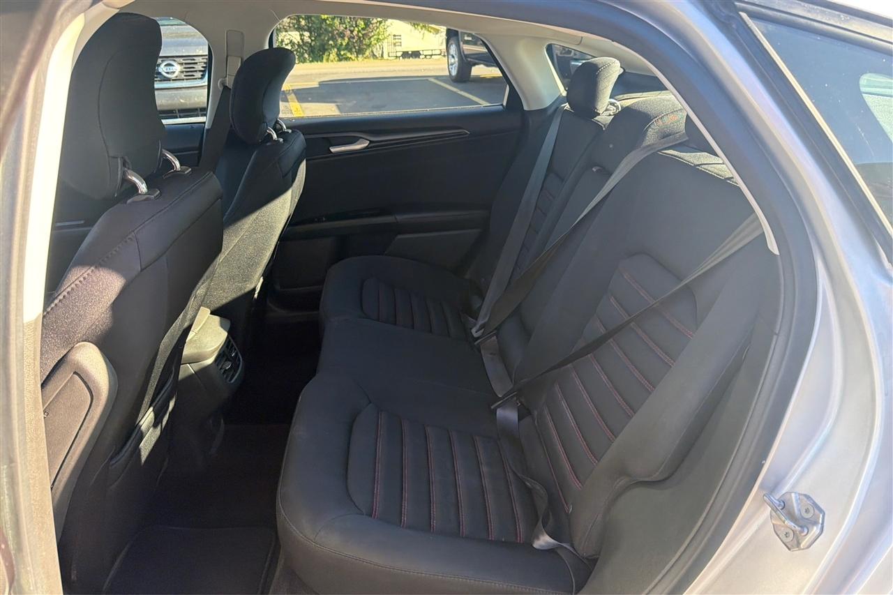 Ford Fusion SE 4D Sedan 2013