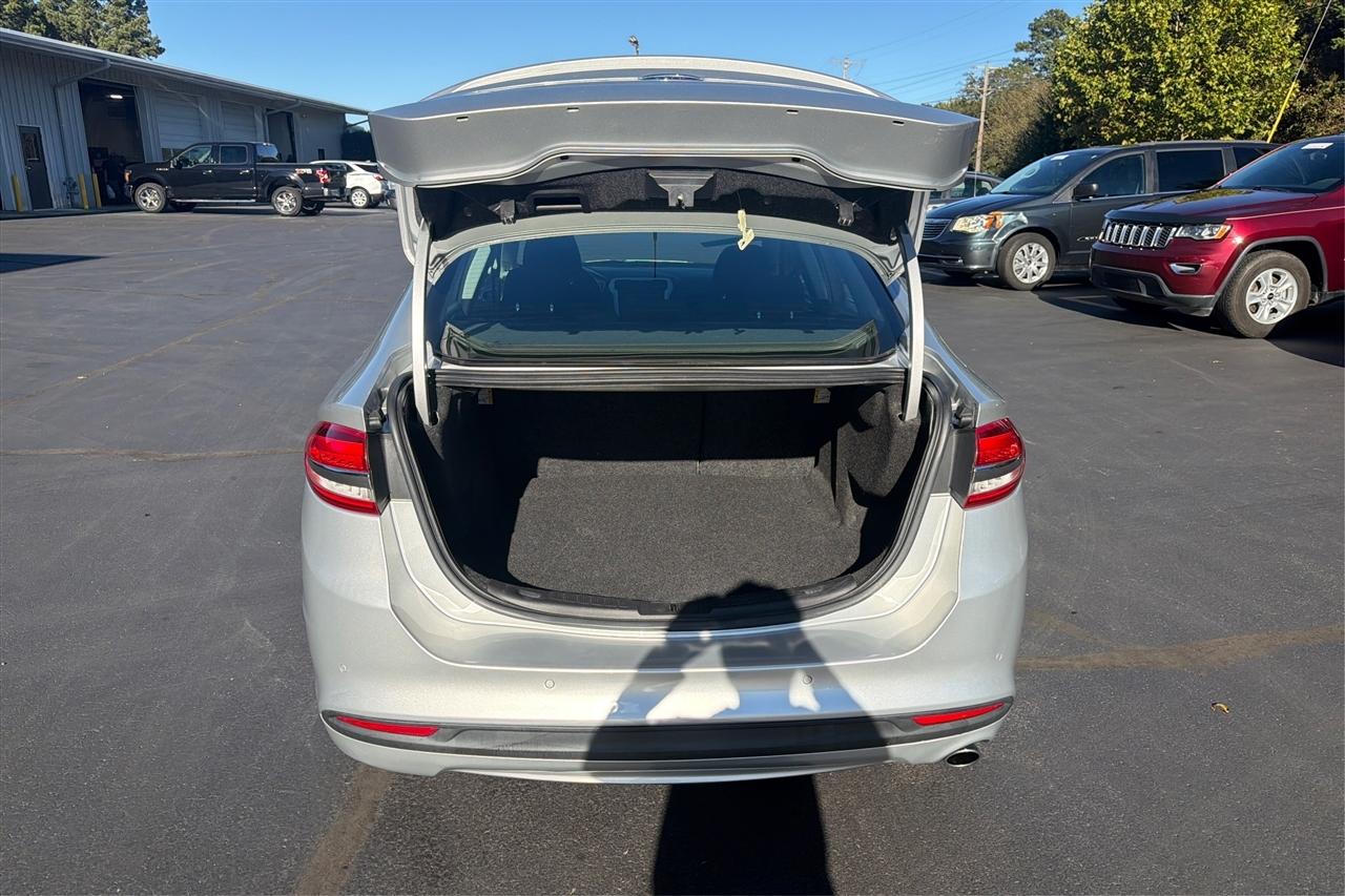 Ford Fusion SE 4D Sedan 2013