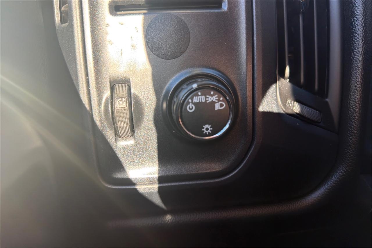 Chevrolet Silverado 1500 W/T Double Cab 4WD 2016