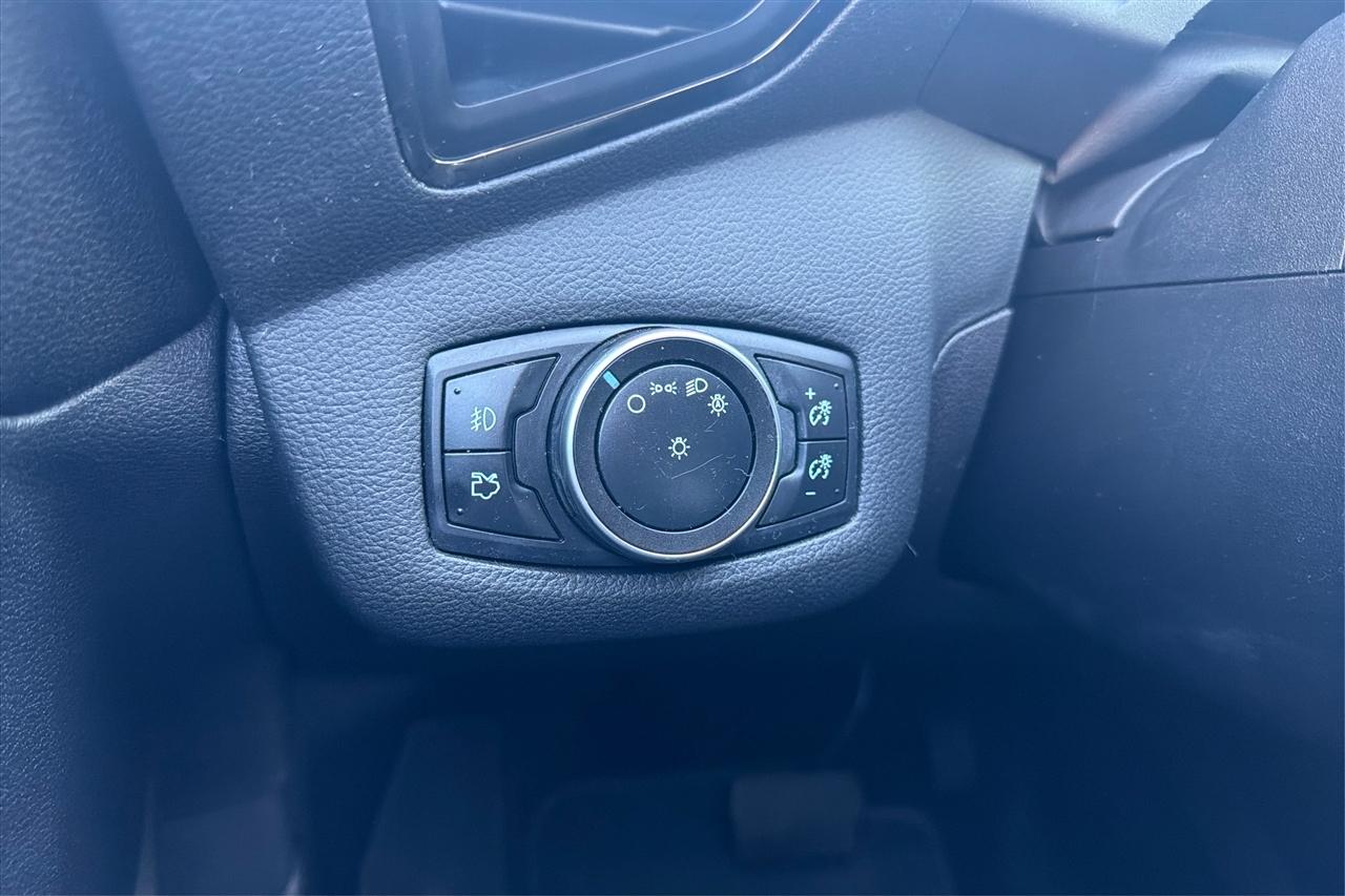 Ford Escape Titanium 4D SUV 4WD 2016