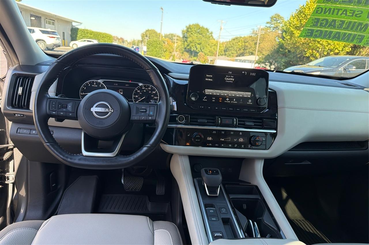 Nissan Pathfinder SL 4D SUV FWD 2024